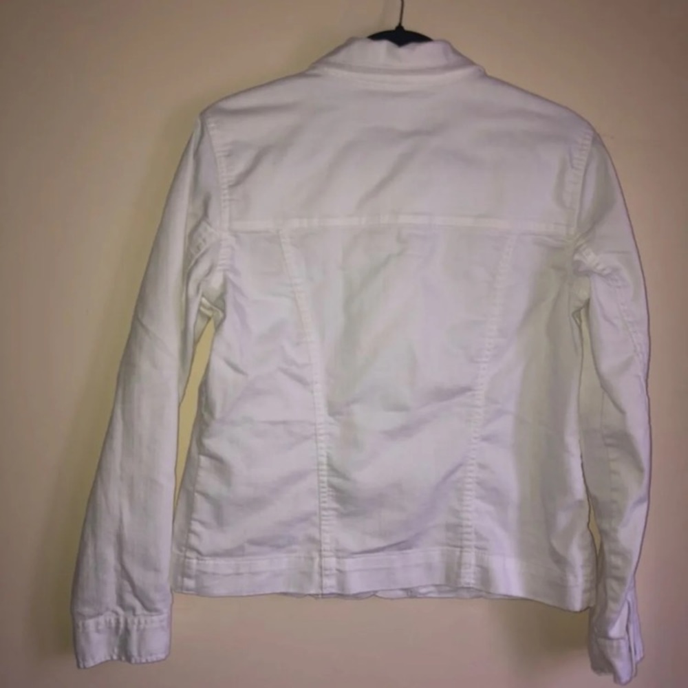⛔️ SOLD ⛔️ Croft & Barrow white jean jacket - Picture 3 of 4